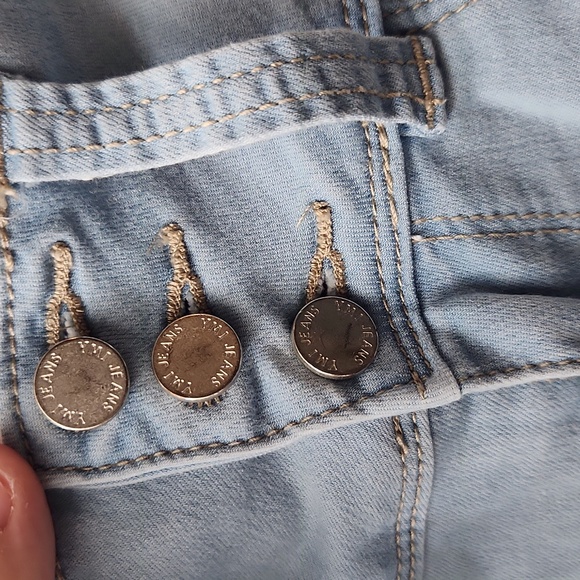 Light wash jeans - Picture 4 of 6